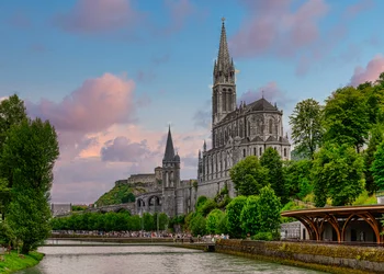 Spirituelle Reise zu Frankreich´s Schätzen mit Lourdes und Avignon